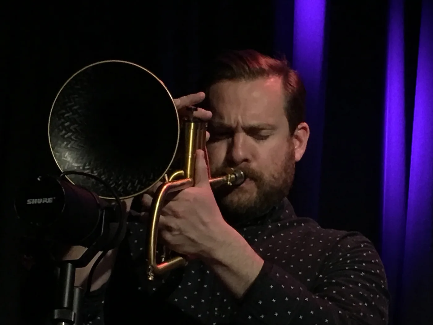 Quentin Collins spielt ein daCarbo Flügelhorn